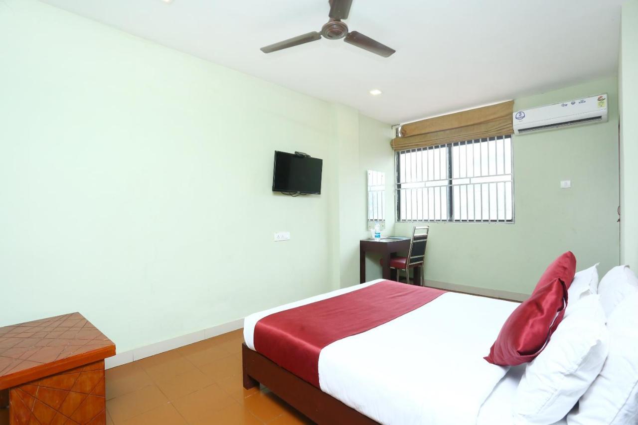 Oyo 15190 Select Residency Hotel โคชิโคด ภายนอก รูปภาพ