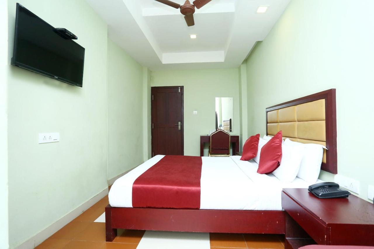 Oyo 15190 Select Residency Hotel โคชิโคด ภายนอก รูปภาพ