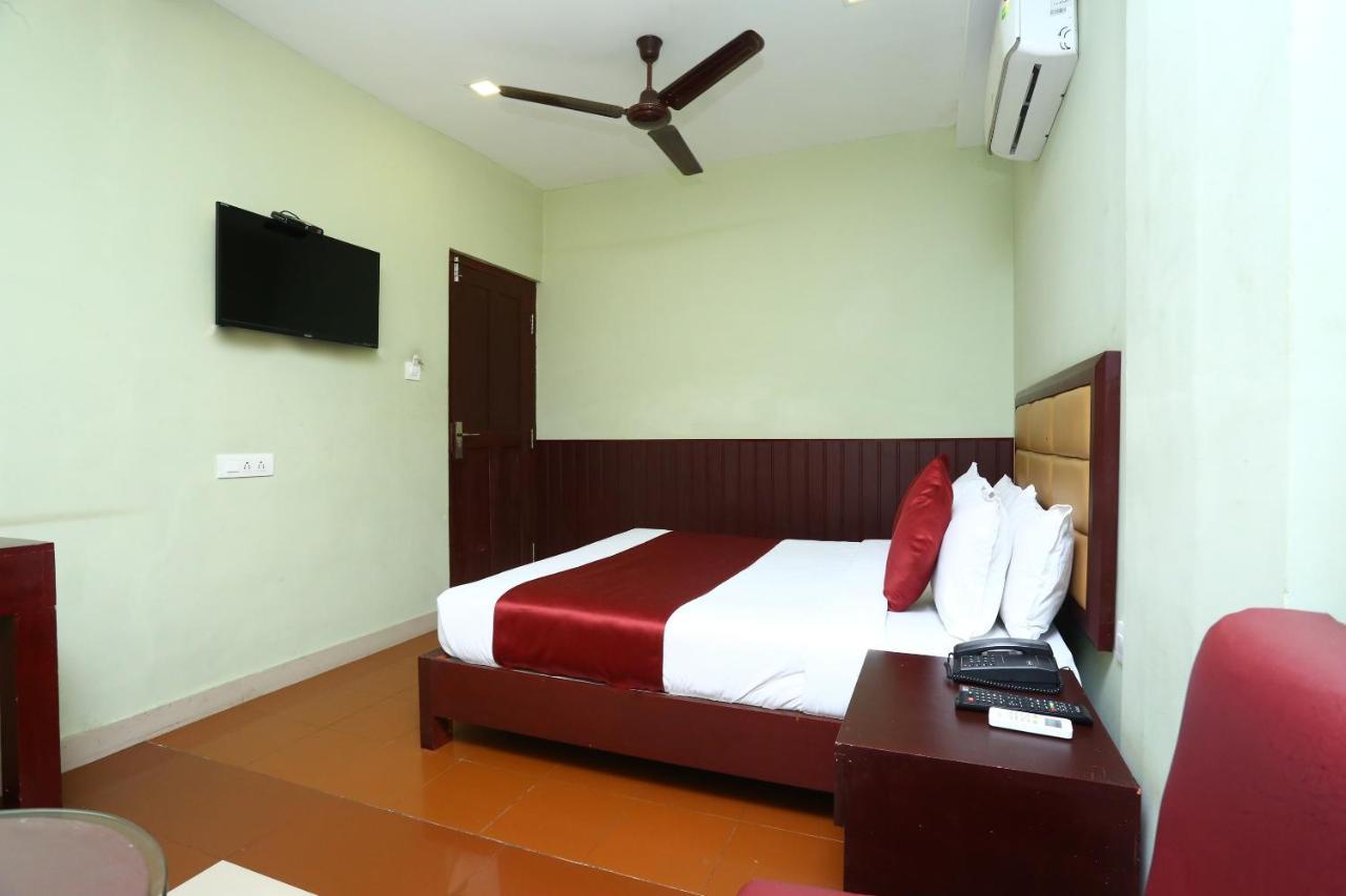 Oyo 15190 Select Residency Hotel โคชิโคด ภายนอก รูปภาพ
